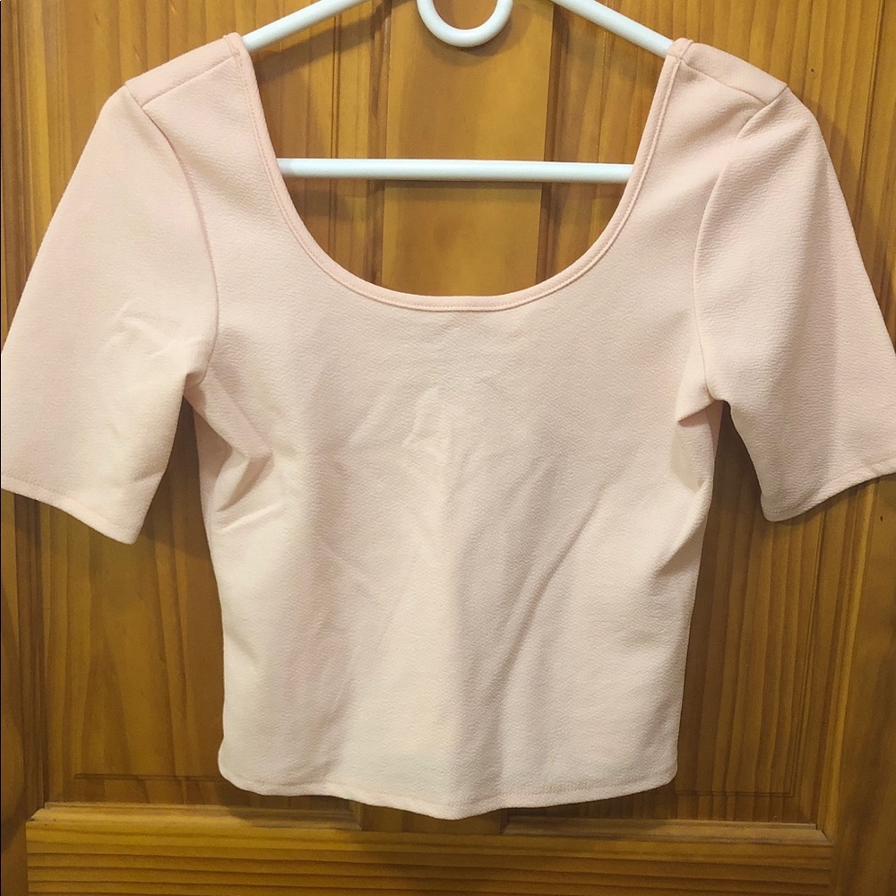 Women's Scoop Neck Short Sleeve Top - Light Blush Pink